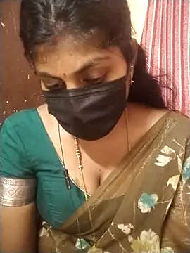 Snapshot of Nithiila chatting on November 2025 05:13:01 PM Nithiila online show from November 2025 05:13:01 PM