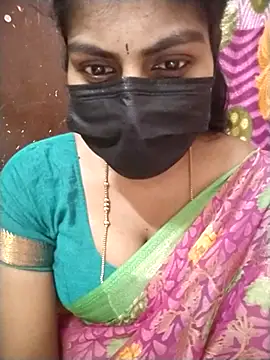 Snapshot of Nithiila chatting on November 2025 05:44:02 AM Nithiila online show from November 2025 05:44:02 AM