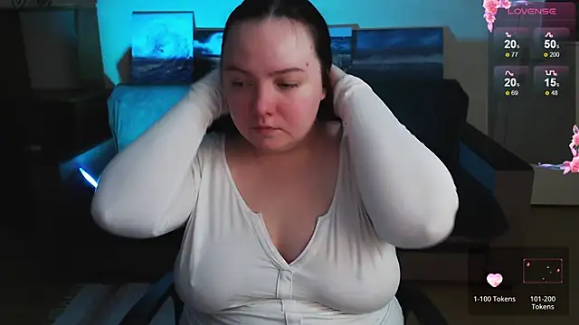 Snapshot of EmillyBones chatting on January 2026 06:58:01 PM EmillyBones online show from January 2026 06:58:01 PM