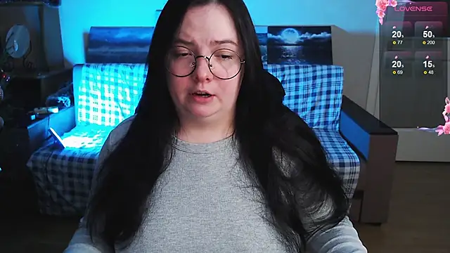 Snapshot of EmillyBones chatting on January 2026 07:31:02 PM EmillyBones online show from January 2026 07:31:02 PM