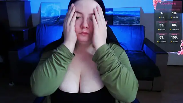 Snapshot of EmillyBones chatting on February 2026 11:44:02 PM EmillyBones online show from February 2026 11:44:02 PM