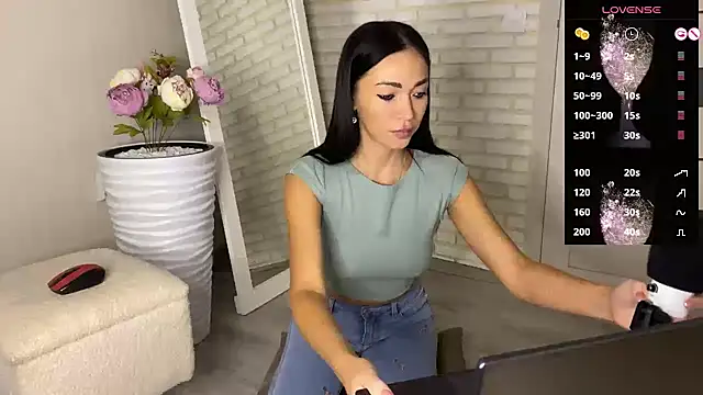 BestTeya online show from October 2025 01:58:02 PM