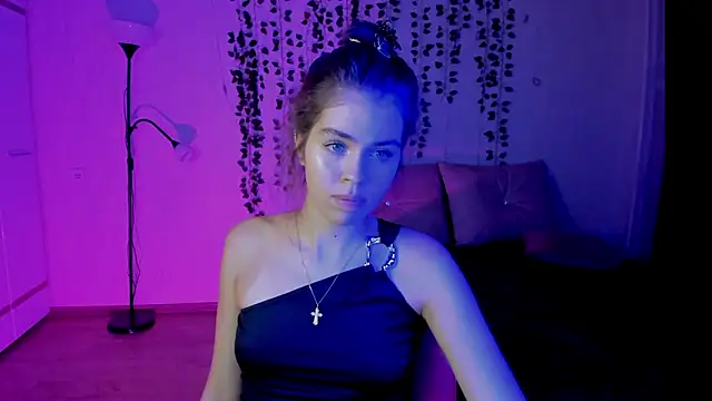 Kitty Mila online show from October 2025 11:40:02 AM