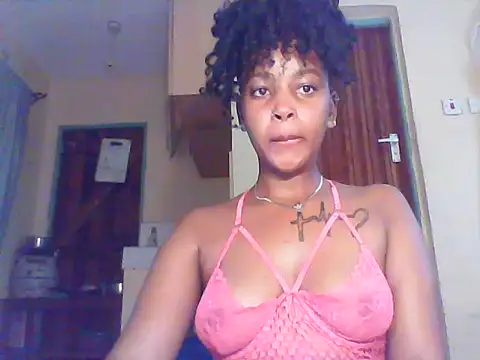 Lattie1 online show from October 2025 06:46:02 AM