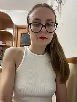 Snapshot of SophieDesire chatting on September 2025 08:58:02 PM SophieDesire online show from September 2025 08:58:02 PM