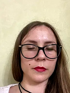 Snapshot of SophieDesire chatting on September 2025 08:50:02 AM SophieDesire online show from September 2025 08:50:02 AM