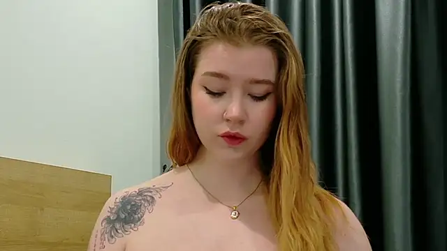 Snapshot of Rebecca_Lace chatting on September 2025 12:12:01 PM Rebecca Lace online show from September 2025 12:12:01 PM