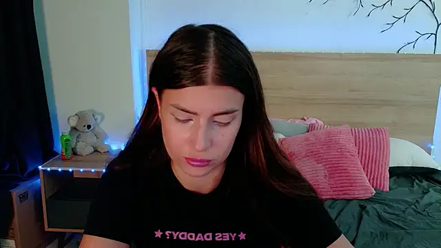 Snapshot of Bella_Davis_love chatting on December 2025 08:04:02 PM Bella Davis love online show from December 2025 08:04:02 PM