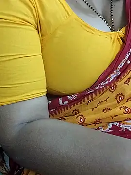 Snapshot of desi_boudi87 chatting on February 2026 03:23:01 PM desi boudi87 online show from February 2026 03:23:01 PM