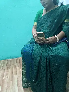 Snapshot of desi_boudi87 chatting on October 2025 01:01:01 PM desi boudi87 online show from October 2025 01:01:01 PM