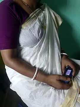 Snapshot of desi_boudi87 chatting on April 2026 11:03:02 AM desi boudi87 online show from April 2026 11:03:02 AM