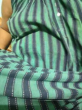 Snapshot of desi_boudi87 chatting on April 2026 04:58:02 PM desi boudi87 online show from April 2026 04:58:02 PM