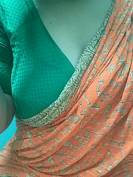 Snapshot of desi_boudi87 chatting on September 2025 10:06:02 AM desi boudi87 online show from September 2025 10:06:02 AM