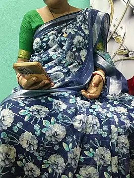 Snapshot of desi_boudi87 chatting on October 2025 01:01:01 PM desi boudi87 online show from October 2025 01:01:01 PM