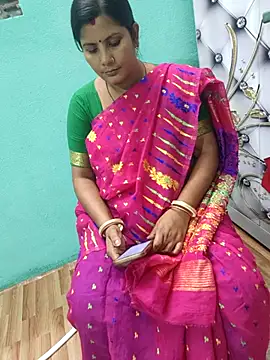 Snapshot of desi_boudi87 chatting on October 2025 12:28:01 PM desi boudi87 online show from October 2025 12:28:01 PM