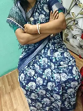 Snapshot of desi_boudi87 chatting on February 2026 08:36:01 AM desi boudi87 online show from February 2026 08:36:01 AM