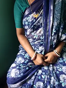 Snapshot of desi_boudi87 chatting on April 2026 03:02:01 AM desi boudi87 online show from April 2026 03:02:01 AM