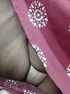 Snapshot of desi_boudi87 chatting on January 2026 04:19:02 AM desi boudi87 online show from January 2026 04:19:02 AM