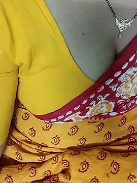 Snapshot of desi_boudi87 chatting on April 2026 03:29:01 PM desi boudi87 online show from April 2026 03:29:01 PM