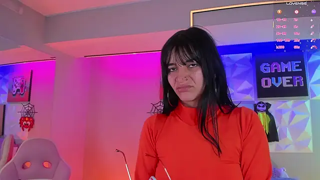 LindaWz  online show from October 2025 04:44:02 AM