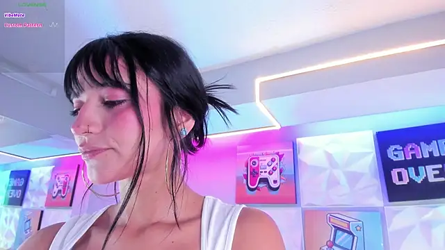 LindaWz  online show from December 2025 05:39:02 AM