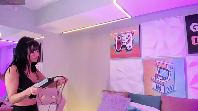 LindaWz  online show from November 2025 04:55:02 AM