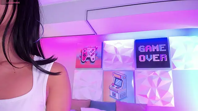 LindaWz  online show from November 2025 04:33:02 AM