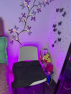 LindaWz  online show from April 2026 03:46:02 AM