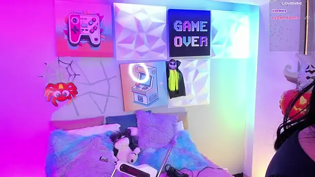 LindaWz  online show from November 2025 05:03:01 AM