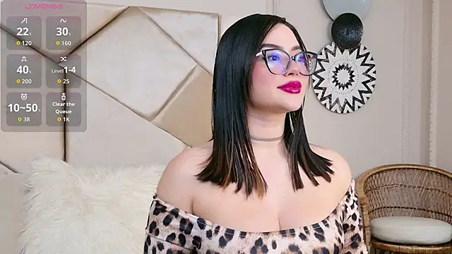 Catalina-Malave online show from November 2025 11:41:01 PM