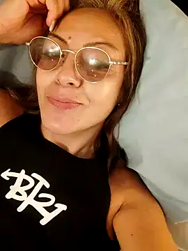 Snapshot of Gatithaaa chatting on February 2026 01:50:01 AM Gatithaaa online show from February 2026 01:50:01 AM