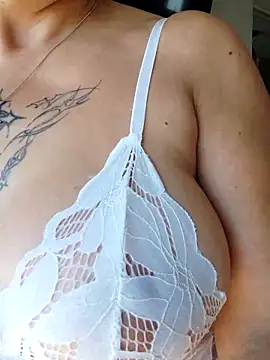 Snapshot of Gatithaaa chatting on February 2026 03:00:01 PM Gatithaaa online show from February 2026 03:00:01 PM