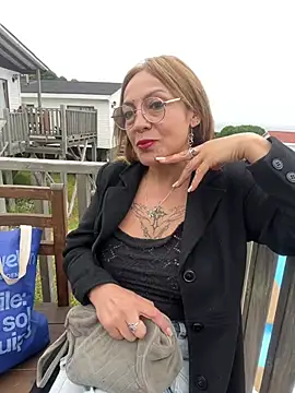 Snapshot of Gatithaaa chatting on January 2026 01:40:01 PM Gatithaaa online show from January 2026 01:40:01 PM