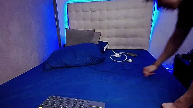 DionKnox online show from November 2025 04:44:01 AM