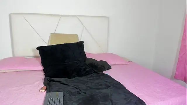 Snapshot of _Wandaa_ chatting on September 2025 04:59:01 AM  Wandaa  online show from September 2025 04:59:01 AM