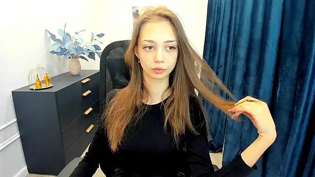 EmilyGraydis online show from October 2025 05:45:01 AM