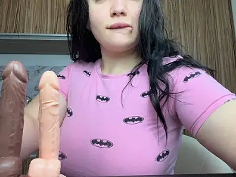 curvybombb online show from November 2025 08:29:02 AM