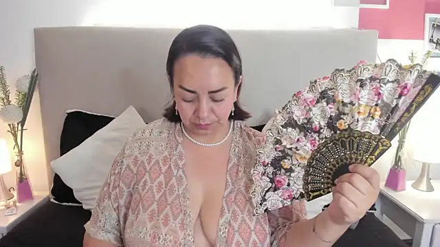 Angel Velvet online show from April 2026 10:07:01 PM