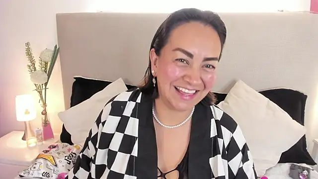 Angel Velvet online show from March 2026 06:34:01 PM