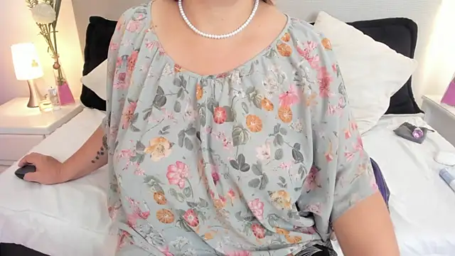 Angel Velvet online show from March 2026 05:07:02 PM