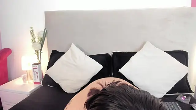 Angel Velvet online show from April 2026 05:09:02 PM