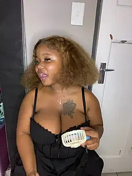 JuicyMellow21 online show from February 2026 10:31:01 PM