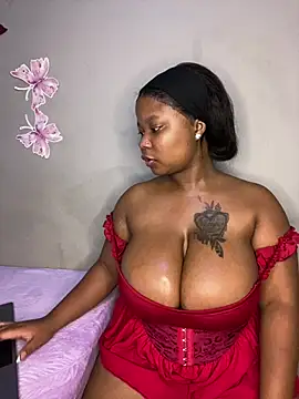 JuicyMellow21 online show from February 2026 12:33:02 AM