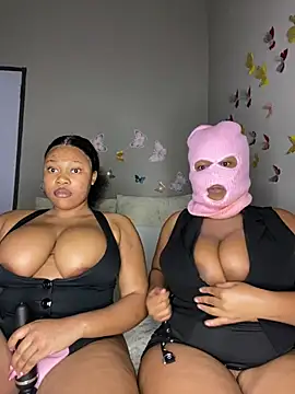 JuicyMellow21 online show from April 2026 10:37:02 PM