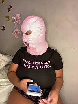 JuicyMellow21 online show from April 2026 12:28:01 AM