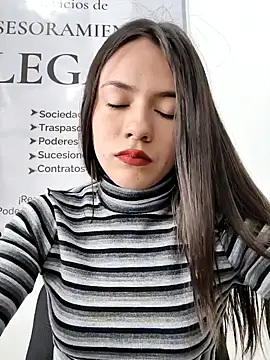 Snapshot of CHARLOTTE__05 chatting on November 2025 01:58:01 PM CHARLOTTE 05 online show from November 2025 01:58:01 PM