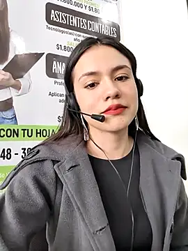 Snapshot of CHARLOTTE__05 chatting on November 2025 01:36:02 PM CHARLOTTE 05 online show from November 2025 01:36:02 PM