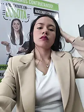 Snapshot of CHARLOTTE__05 chatting on December 2025 12:06:01 PM CHARLOTTE 05 online show from December 2025 12:06:01 PM