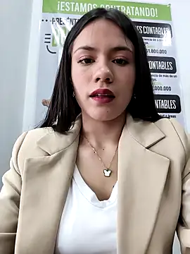 Snapshot of CHARLOTTE__05 chatting on December 2025 12:15:01 PM CHARLOTTE 05 online show from December 2025 12:15:01 PM