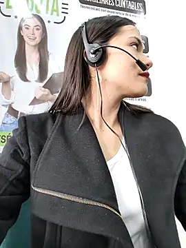 Snapshot of CHARLOTTE__05 chatting on November 2025 12:53:01 PM CHARLOTTE 05 online show from November 2025 12:53:01 PM